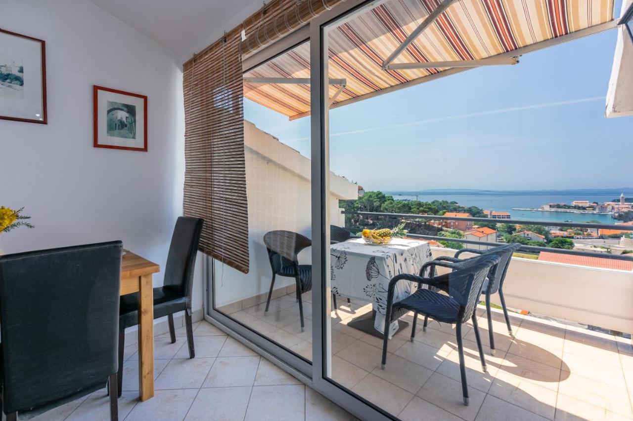 Apartment Iva Banjol Buitenkant foto