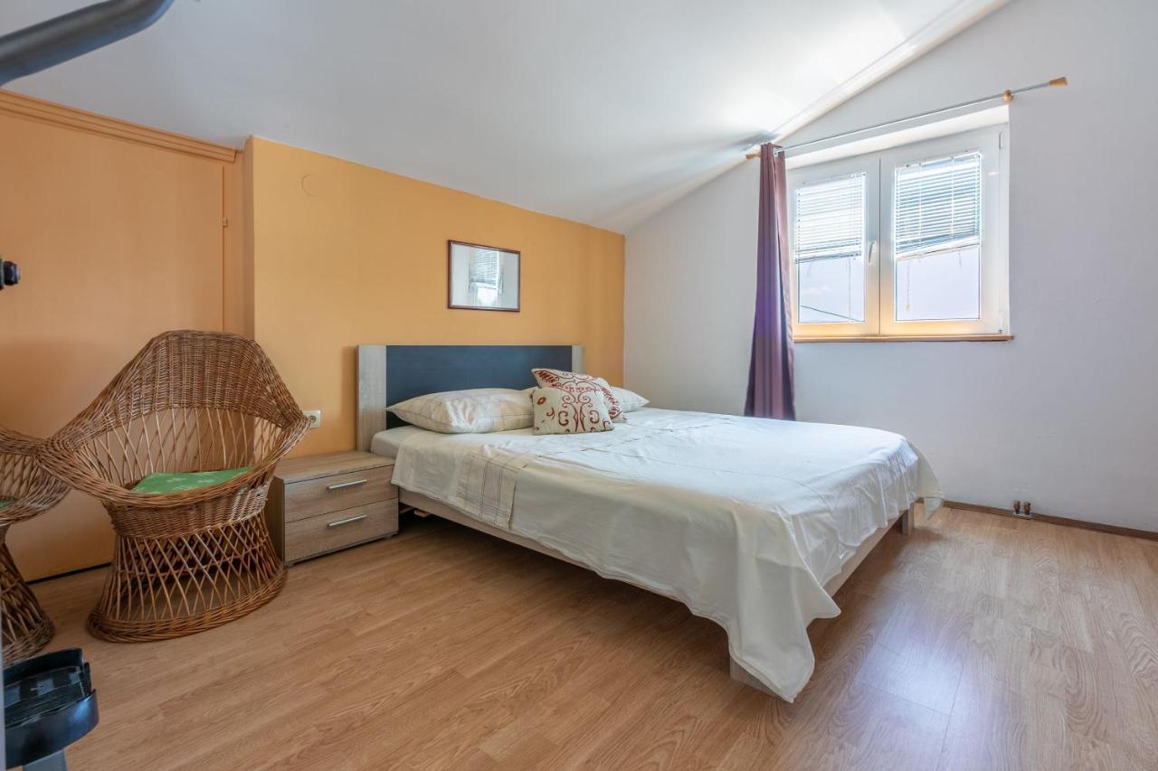 Apartment Iva Banjol Buitenkant foto